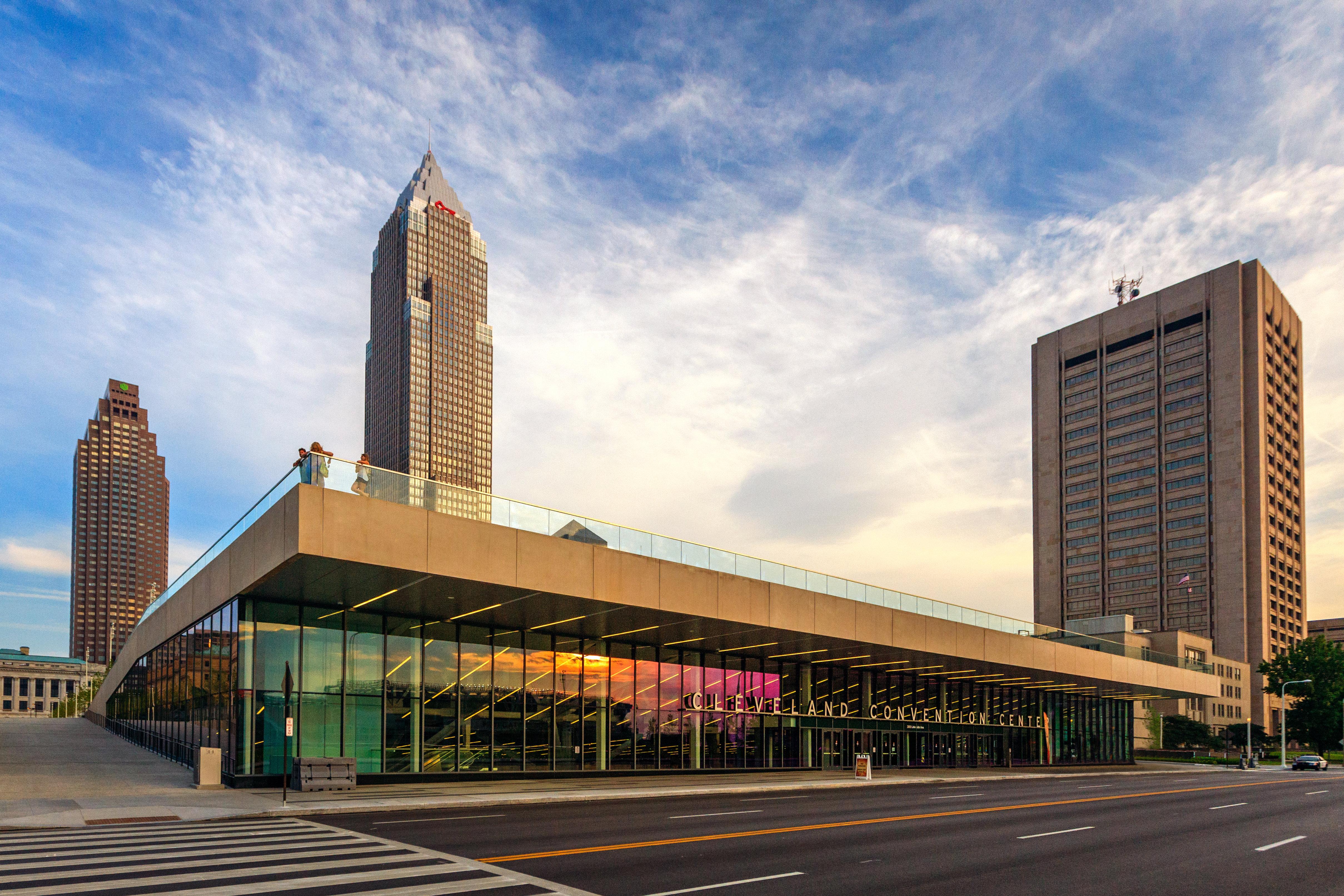 Ramada By Wyndham Cleveland Independence Hotel Exterior foto